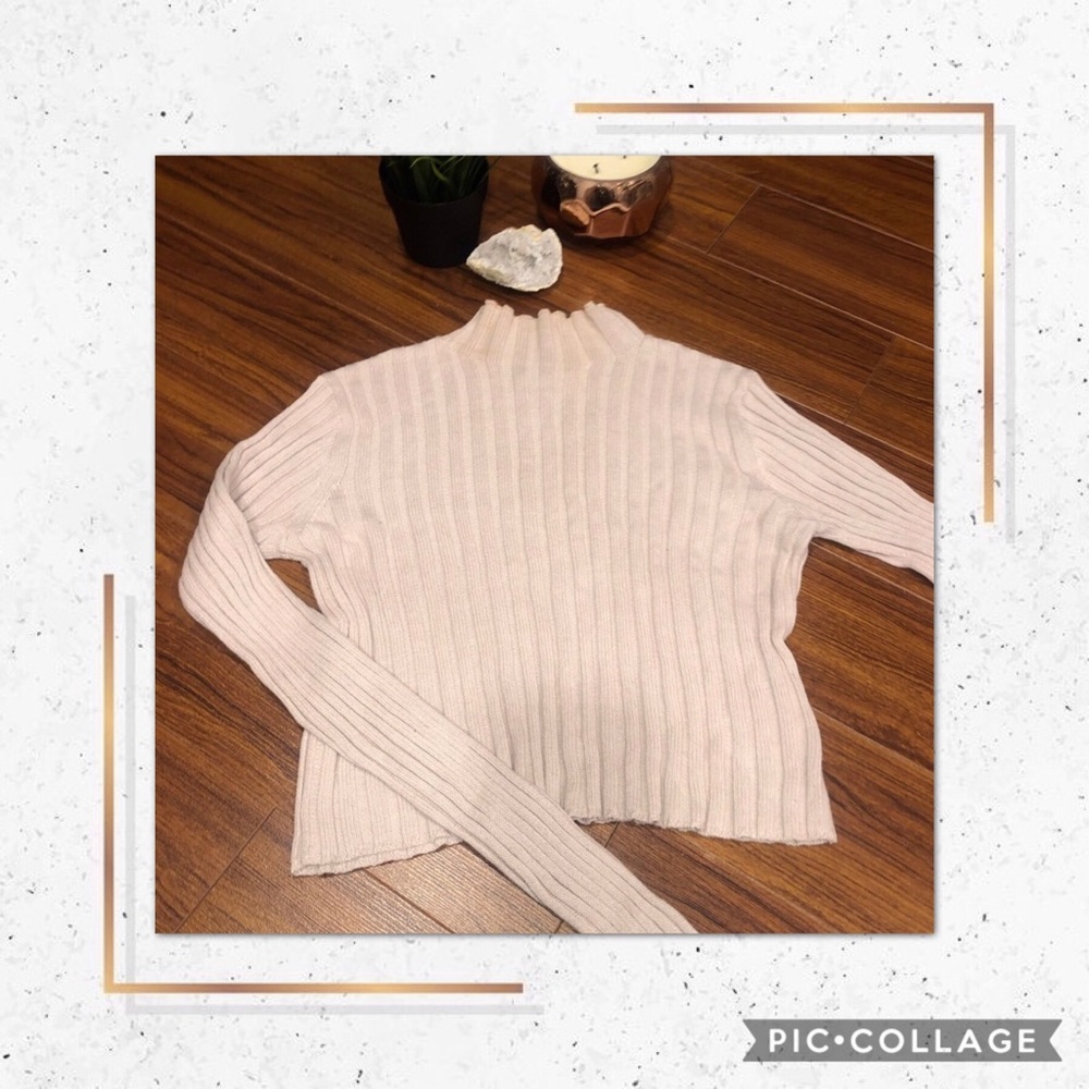 ✨ 2/$20 ✨ BABY PINK MOCK NECK CROP TOP✨